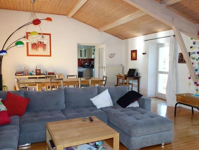 Grande maison rénovée avec jardin