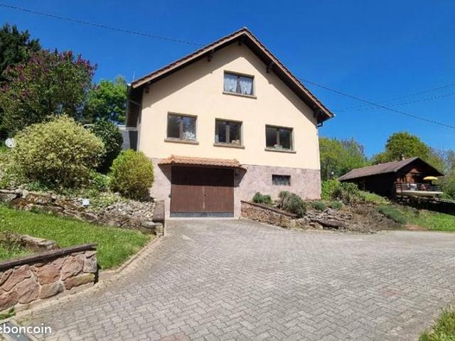Grande maison sur 29,27 ares en bordure de forêt