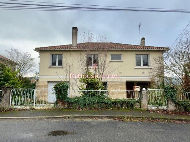 Grande maison sur 3 niveaux avec terrain offrant de nombreuses possibilités, idéalement située !