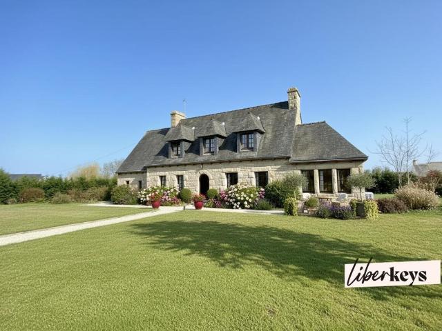 Grande maison sur terrain de 2990 m² I Proche commerces I Mi. 108m² Minihy Tréguier