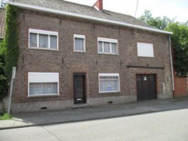 Grande maison située au centre ville
