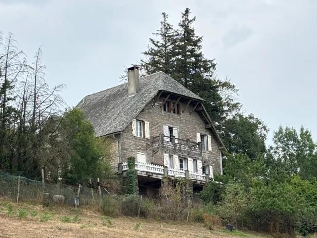 Grande maison traditionnelle au coeur de la Montagne Noire