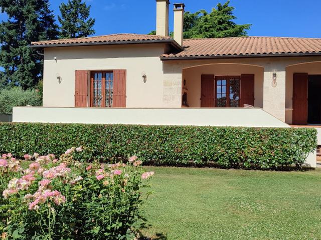 Grande maison vue Rivière