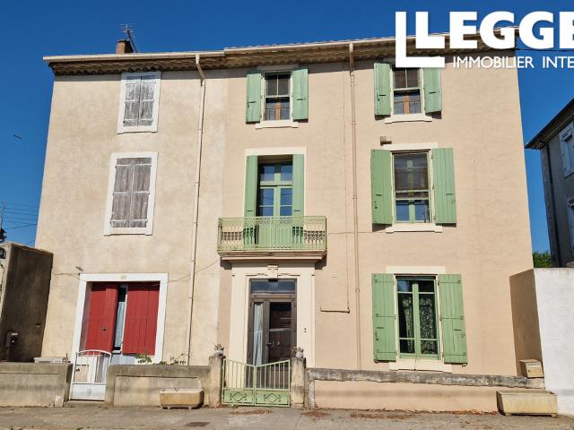 Grande maison vigneronne T5 à rénover, potentiel de T8, avec dépendance, garage double, cour et jardin arboré