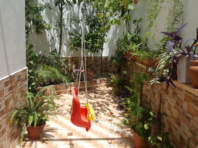 Grande maison 200m² avec patio – Rare à saisir