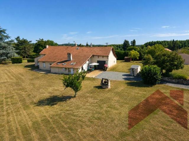 Grande maison 201 m² sur terrain de 3620 m² à Saint Front de Pradoux