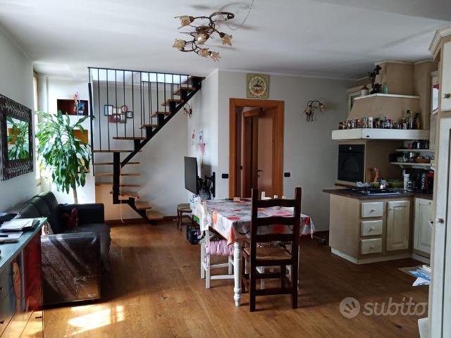 GRANDE Stanza Bagno PRIVATO. Milano Lot