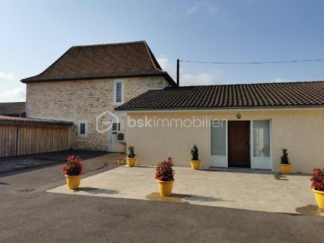 Grande propriété au calme, 8 pièces, 192 m² Habitables, à 45 minutes des plages !