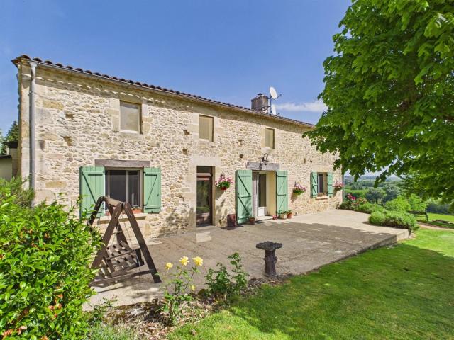Grande propriété avec piscine, 2 hectares et jolie vue 383m² Monségur