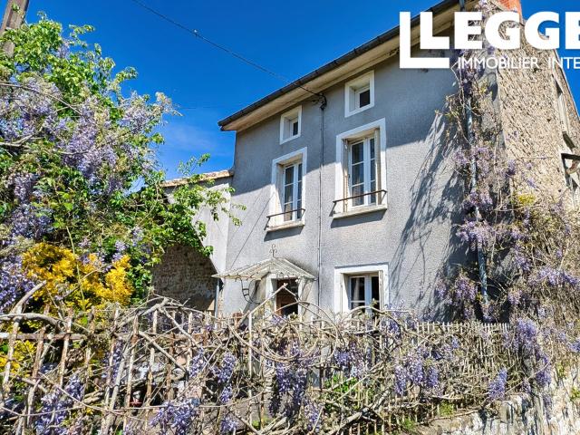 Maison de campagne, proche village et commodités