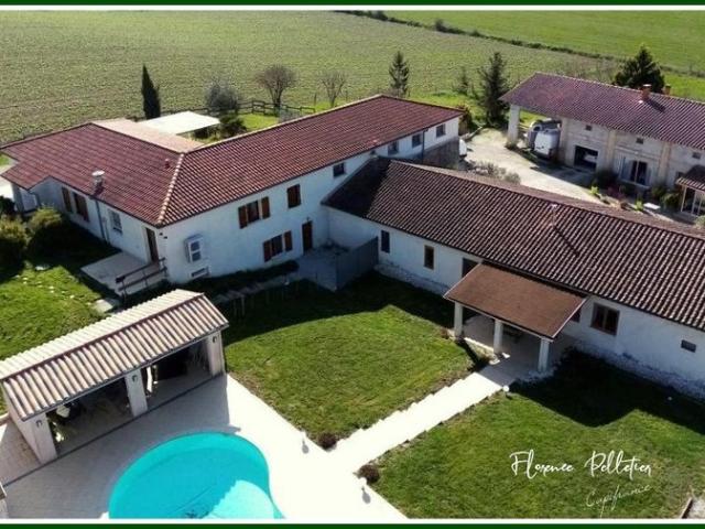 Grande propriété à vendre proche de REVEL 31, 605 m² env. sur un terrain de 3 ha en partie boisée