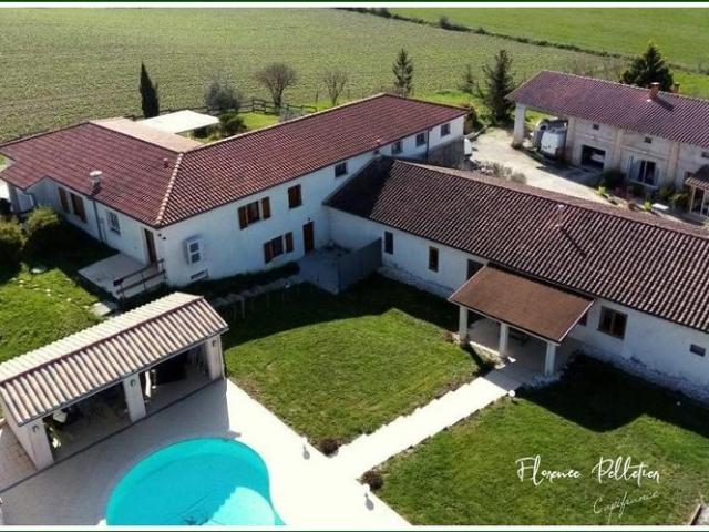 Grande propriété à vendre proche de REVEL 31, 605 m² env. sur un terrain de 3 ha en partie boisée