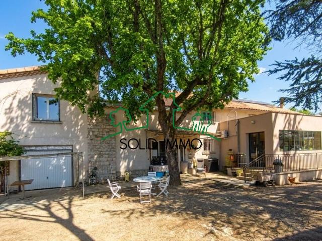 Grande propriété familiale de 156 m2 avec appartement indépe. 186m² Vogüé