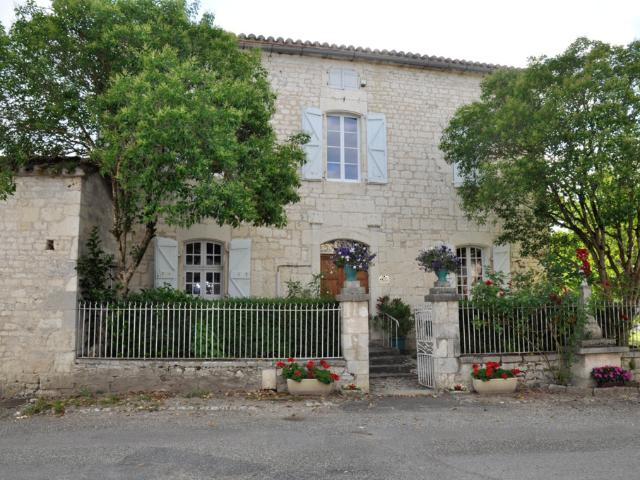 GRANDE PROPRIETE GITE / CHAMBRES D'HÔTES