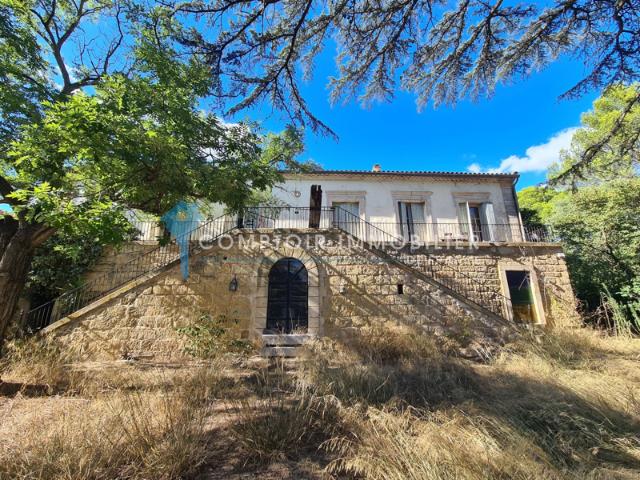 Grande Propriété 3 maisons 400 m2, dependances, sur 1.79 he
