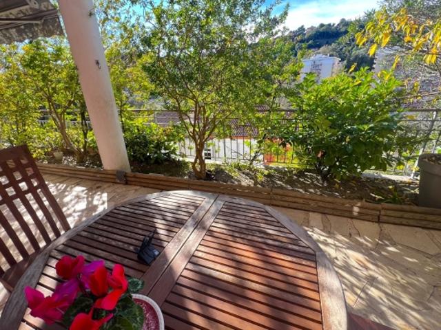 Grande terrasse/jardin,calme