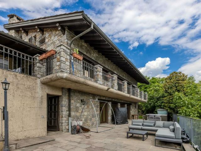 GRANDE VILLA 7 LOCALI CON STUPENDA VISTA LAGO A CIMO BIOGGIO