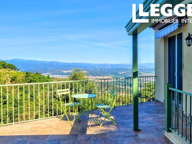 Grande villa 4 chambres avec vue montagne exceptionnelle, vastes terrasses et environnement paisible