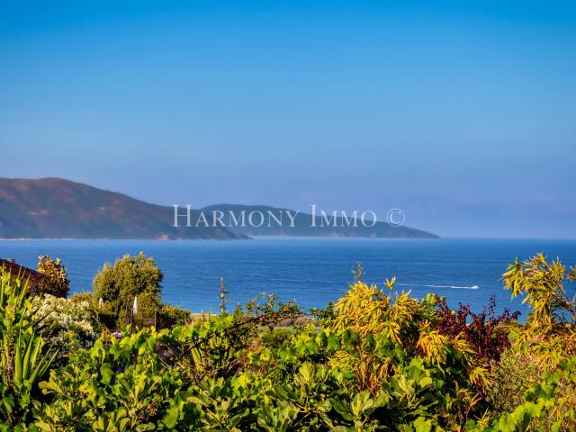 Grande villa au calme avec jolie vue mer, terrain plat Sagon. 197m² Coggia