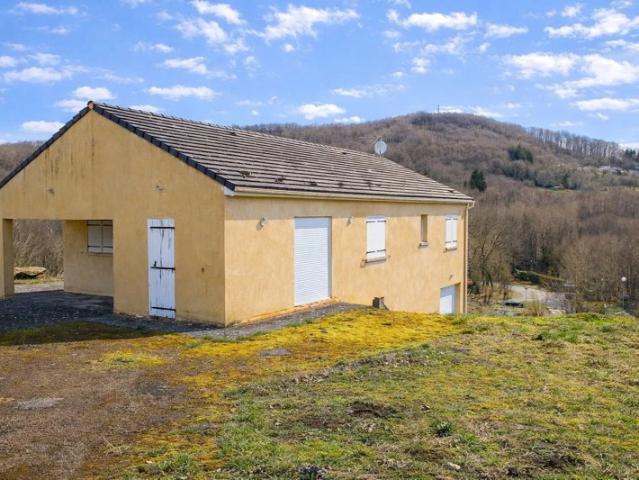GRANDE VILLA AVEC VUE IMPRENABLE SUR 1319 m² DE TERRAIN
