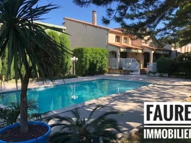 Grande villa avec piscine proche du CV de Pierrelatte