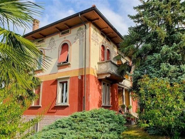 Grande villa d’epoca a Morbio Inferiore