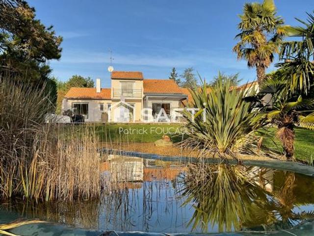 Grande Villa d'architecte scrupuleusement entretenue