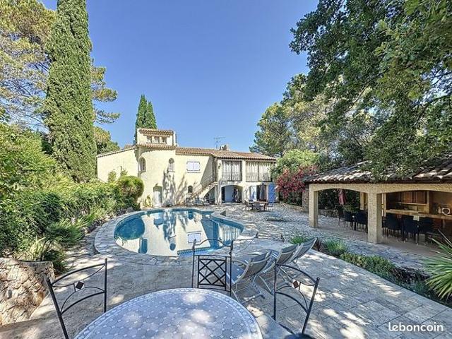 Grande villa de caractère en Provence avec piscineà Lorgues