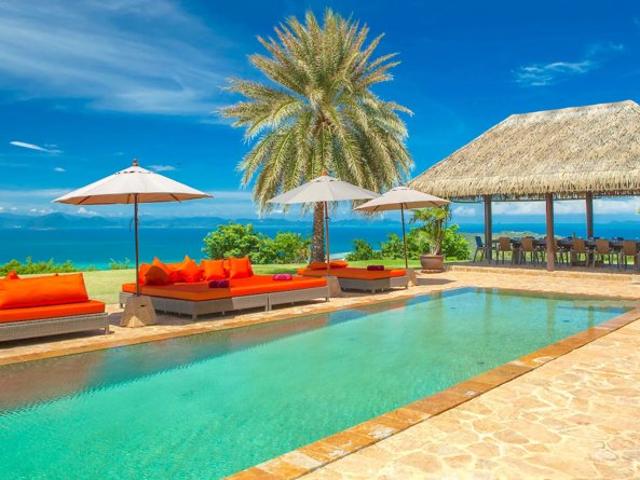 Grande villa de luxe en bord de mer à Thong Krut