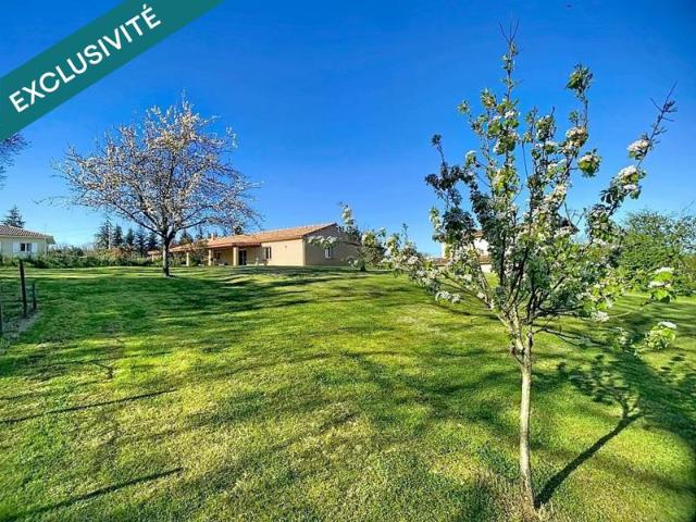 Grande villa de plain pied avec double garage