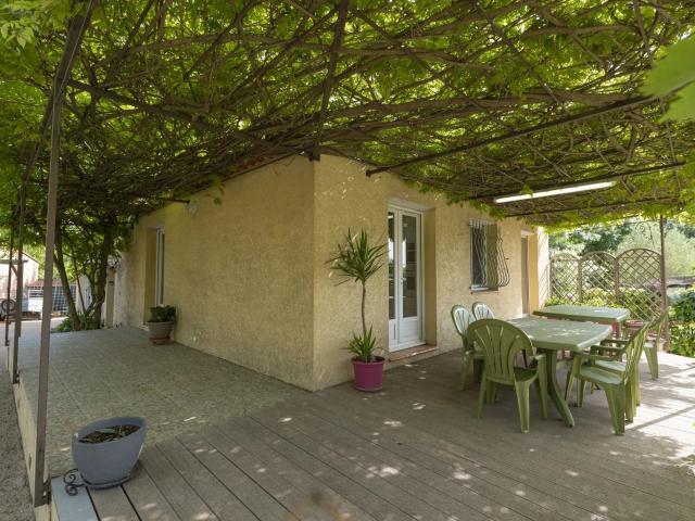 Grande villa en impasse proche centre ville 157m² Arles