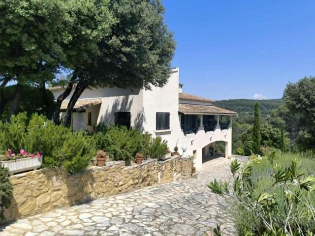 Grande villa familiale BAGNOLS SUR CEZE 30 GARD