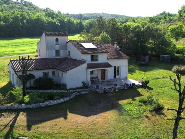 Grande villa familiale contemporaine proche de Cahors 180m² Montcuq En Quercy Blanc