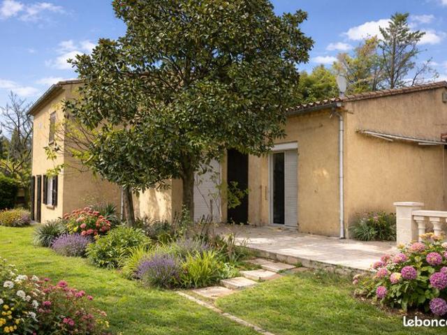 Grande villa sur ORANGE