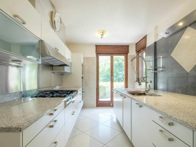 Grande villa rénovée avec jardin arboré Lancy | dreamo. Ch