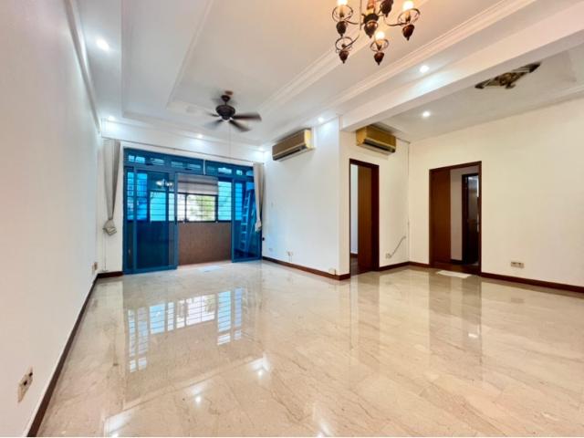 Grandlink Square Apartment For Sale, $1,630,000, 3 Bed 2 Bath 1,109 sqft $1,470.00 psf