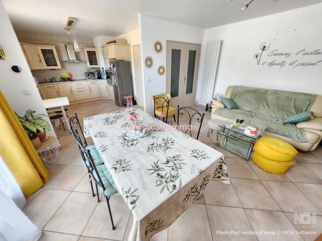 GRANDS ESPACES ! SEJOUR DOUBLE ! LUMINEUX ! PAS DE TRAVAUX A PREVOIR ! IDEALEMENT SITUE !