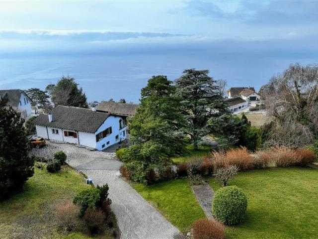 GRANDVAUX BOURG EN LAVAUX  PRÄCHTIGES BAUGRUNDSTÜCK VON 1.560 M²