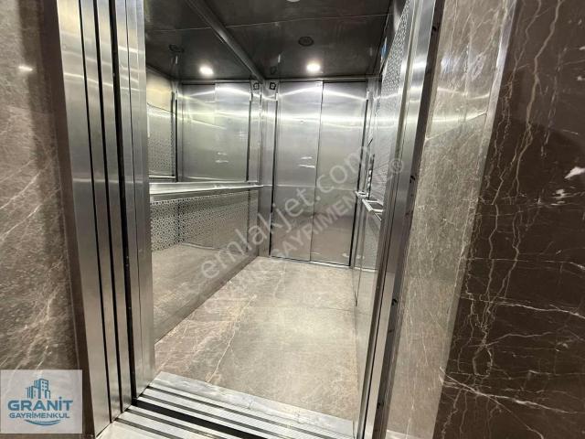 Granit Gayrimenkul'den Meydana Komşu Sitede 2+1 Satılık Daire