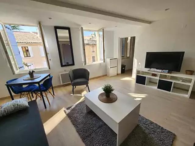 Grans 13450 Location appartement 1 pièce t1 au dernier étage