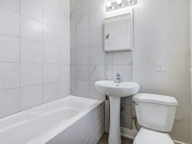 Granville Apartments 1 Bedroom Apartment for Rent at 2079 Hamilton St, Regina, SK S4P 2E1 Transitional