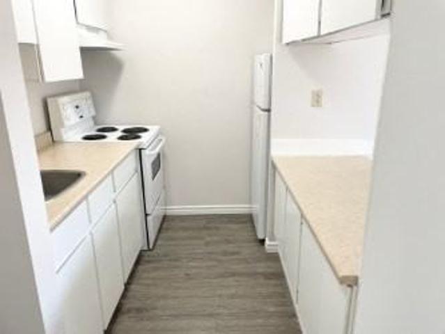 Granville Manor 1 Bedroom Apartment for Rent at 1715 11th Ave W, Vancouver, BC V6J 2C2 Fairview