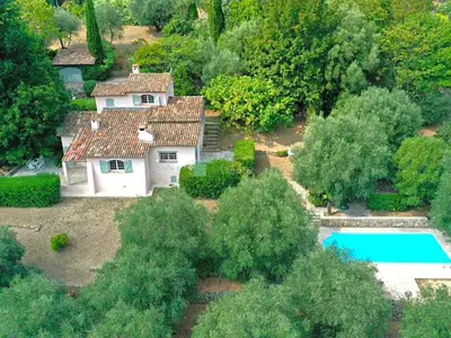 Grasse 06130 Achat / Vente maison 4 pièces t4 au dernier étage piscine