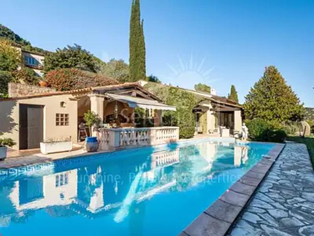 Grasse 06130 Achat / Vente maison 7 pièces t7 piscine