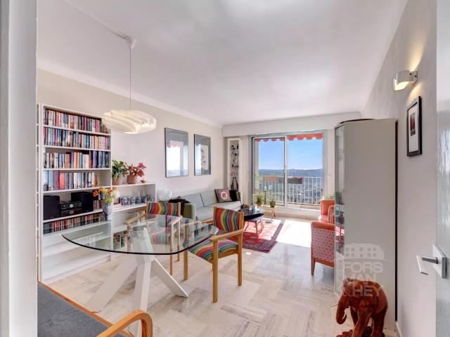 Beau 2 pièces avec vue mer imprenable et place de parking 59m² Grasse