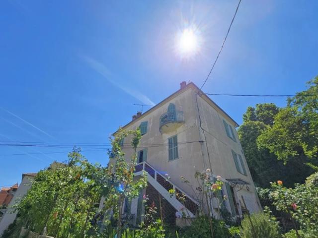 GRASSE 4 PIECES 102 m² avec BALCON