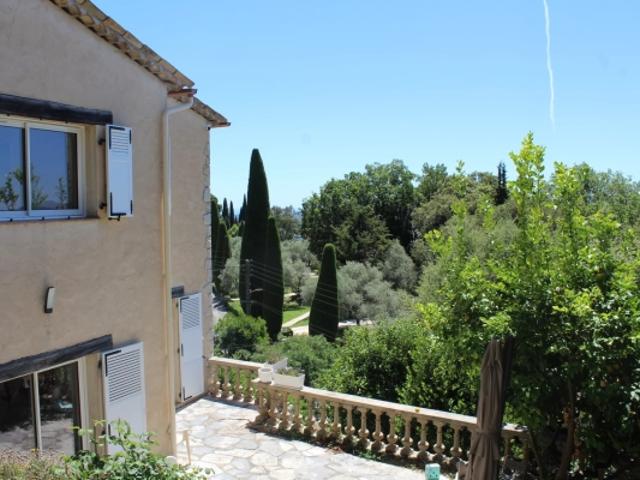 GRASSE, Belle Villa 5 P, position dominante