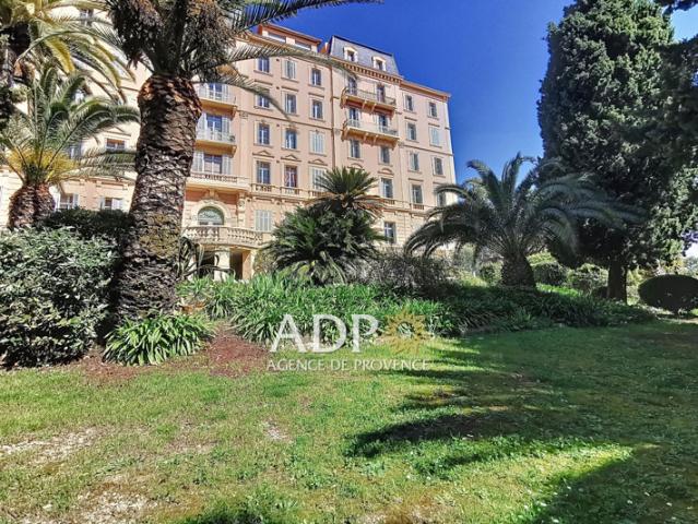 GRASSE EST ? Appartement bourgeois de 99 m² dans une résidence