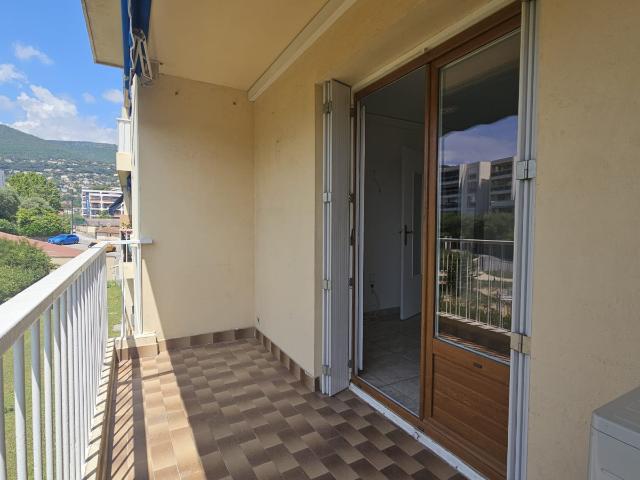 GRASSE LOCATION 3 PIECES SECTEUR SAINT CLAUDE