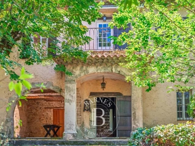 GRASSE Mas du 19ème siècle 5 chambres